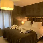 Maison Le 30 *