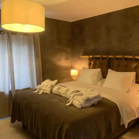 Maison Le 30 *