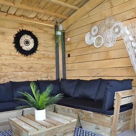 Maison Le 30 *